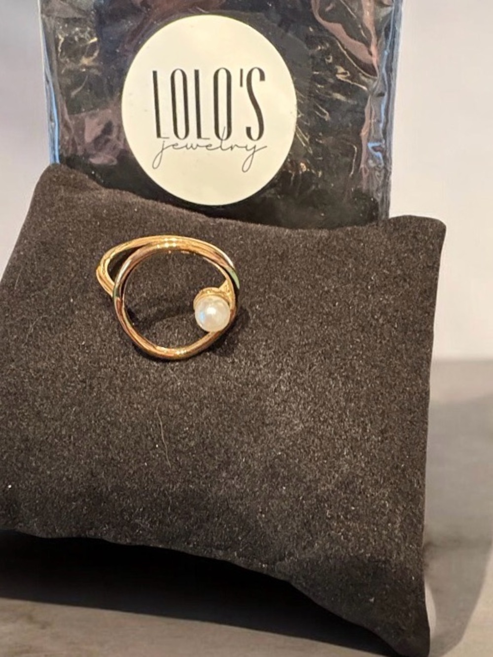 Lolo’s Gold Pearl Circle Ring Size 7 (v)